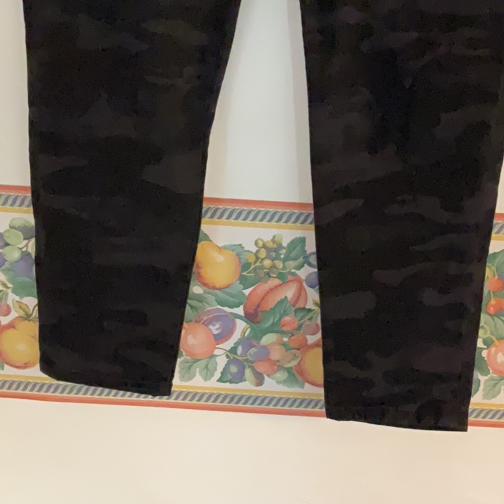 Social Standard by Sanctuary Ankle Skinny Camo Jeans, Size 14, Black/Gray - Picture 5 of 13